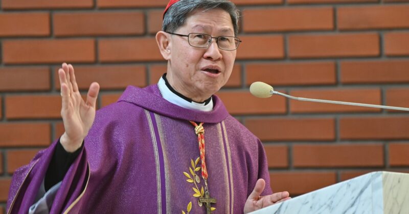 To jeden z najpoważniejszych „papabile”. Media nazywają go „Wojtyłą z Azji”