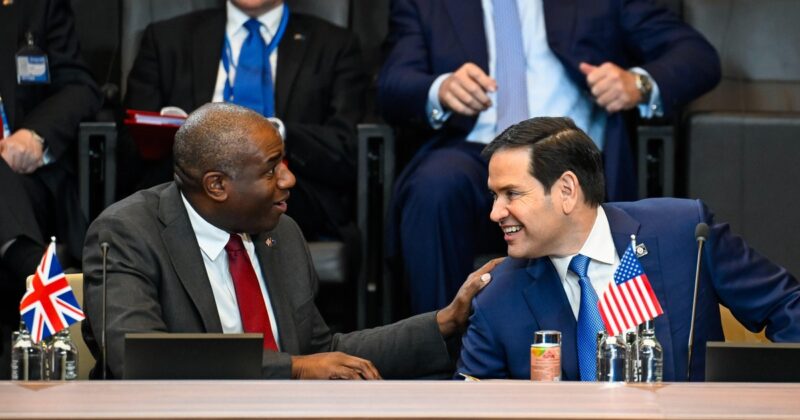 Zwrot w sprawie rozmów w Londynie na temat rozejmu. Ranga rozmów obniżona