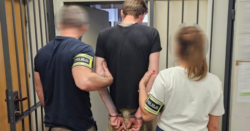 Pokłócili się o plecak. „Był uderzany łopatą oraz sekatorem po całym ciele”