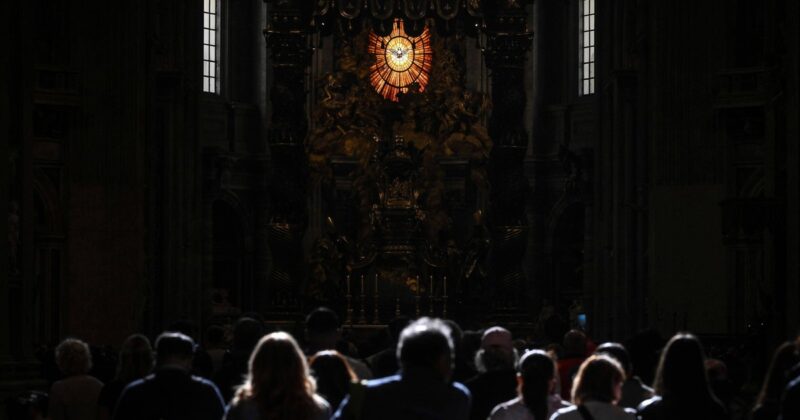 Kiedy rozpocznie się konklawe? „Kardynałowie skłaniają się ku tej dacie”