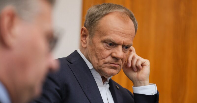 Change at the top. Support for Donald Tusk&#39;s organization  is melting