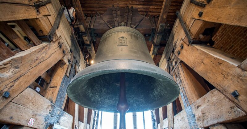 Dzwon „Zygmunt” zabrzmiał dziś w Krakowie. „Mamy nowego papieża!”