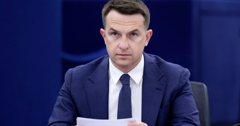 Adam Szłapka on the scale of Russian disinformation in Poland. "Many people "swallow" it"