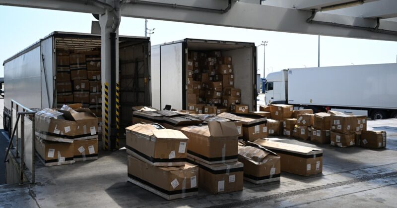 Boeing tires in a truck on the Polish-Belarusian border. Customs officers thwarted an effort  to circumvent sanctions