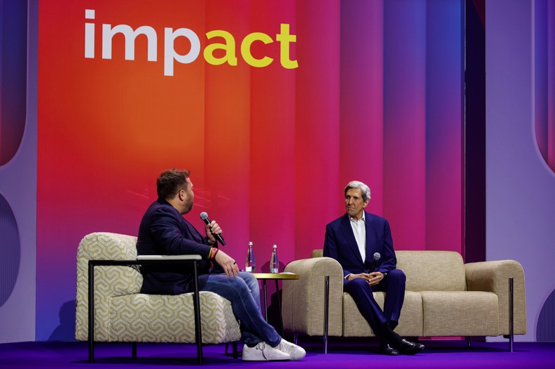 John Kerry o walce ze zmianami klimatycznymi: problemem jest nie technologia, ale brak przywództwa politycznego