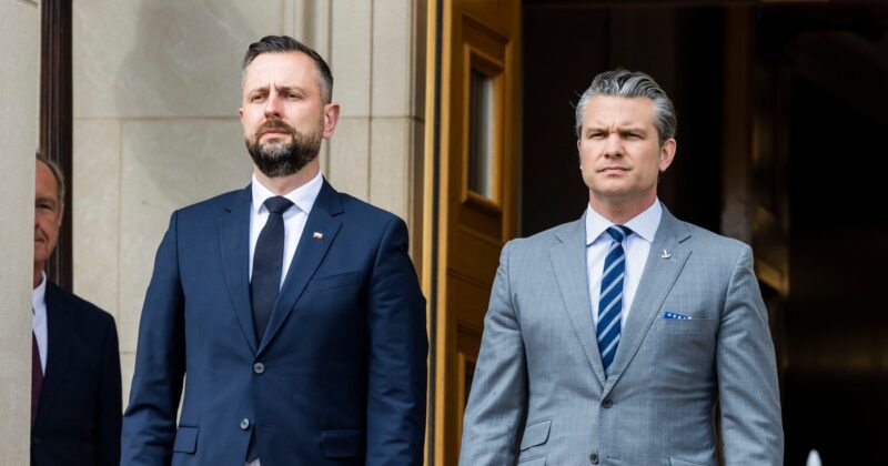 Szef Pentagonu spotkał się z wicepremierem Kosiniakiem-Kamyszem. „Polska modelowym sojusznikiem”