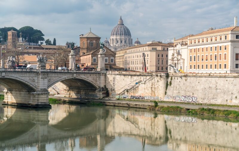 Nowe porządki w Watykanie. Biskup Zanchetta opuścił Rzym