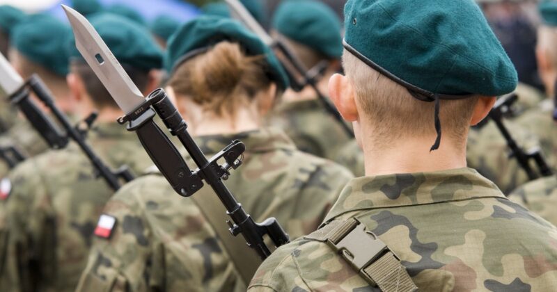 „Fronty Wojny”. Oto mechanizm kradzieży tysięcy mundurów z wojska. „Zakłamana struktura”