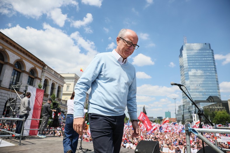 Wojna nerwów w obozie władzy. „Szymon wywróci ten stolik”
