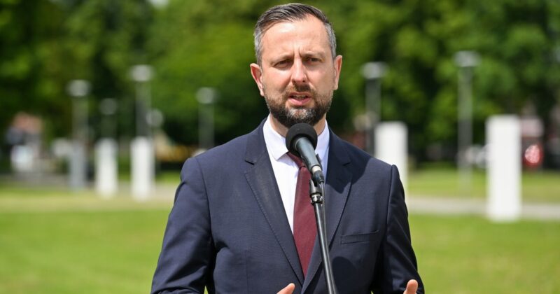 Szef MON wprost o pomyśle profesora Andrzeja Zolla. „Bardzo niebezpieczne”