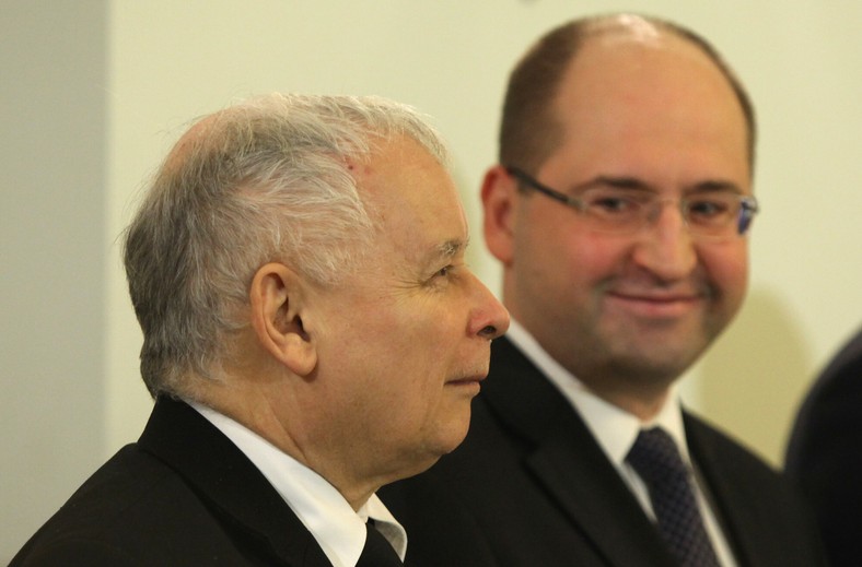 "State of Emergency". Hołownia plots with Kaczyński. Nawrocki enters into a clash with the government. Confederates beat Tusk