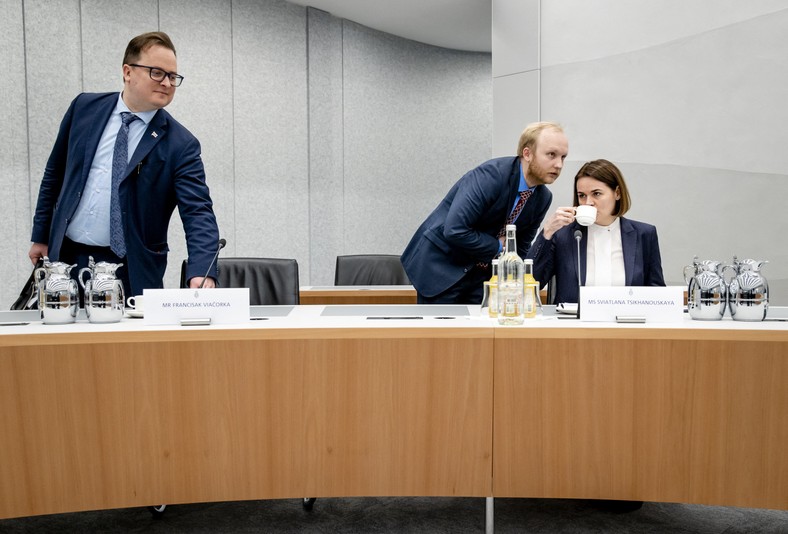 „Prezydent Trump wysłał mnie, żebym zabrał was do domu”. Jak wódka i toasty z białoruskim dyktatorem doprowadziły do uwolnienia więźniów politycznych
