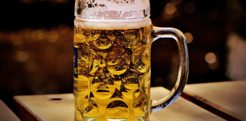 Zamieszanie wokół „Piwa z Mentzenem”. Czworo polityków wycofuje się z udziału w wydarzeniu