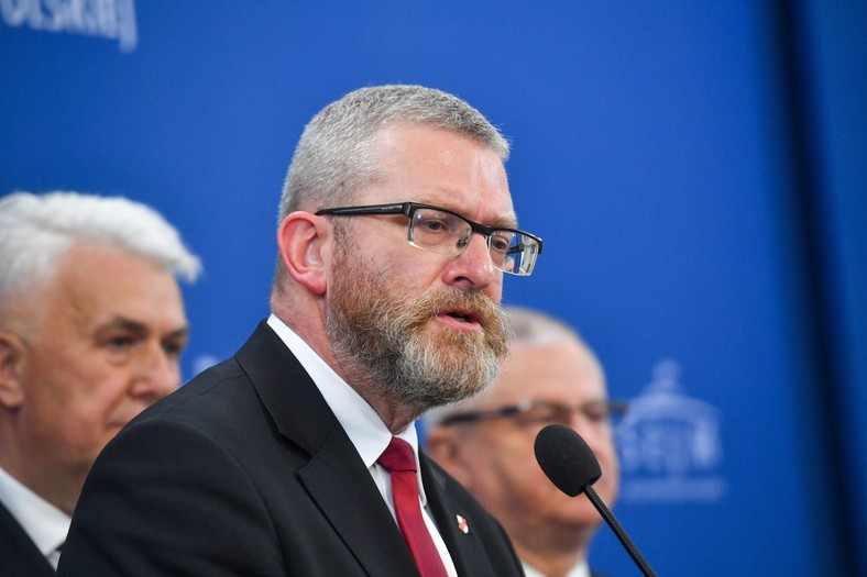 Były oficer służb ostrzega przed Grzegorzem Braunem. „Rosjanie mogą to wykorzystać”