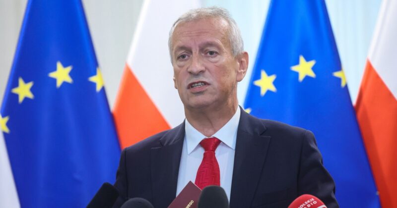 Czterej policjanci skuci i zatrzymani. Rząd reaguje. „Nie pojmuję dlaczego”