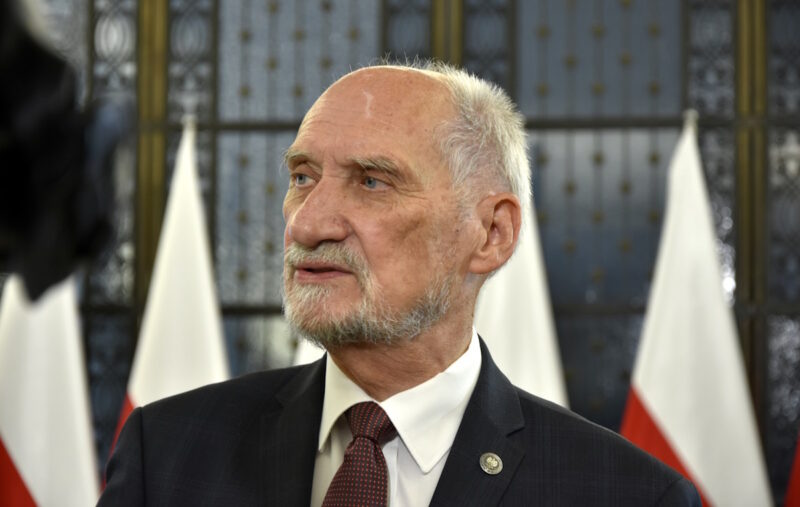 They want to get Macierewicz! "These are absurd reservations"