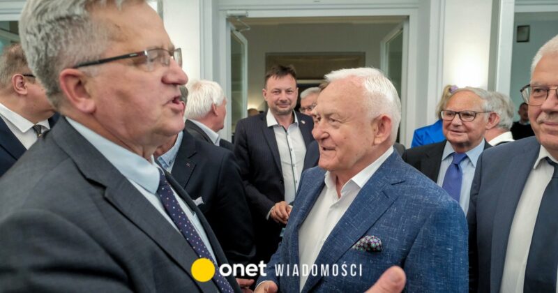 The tension between Leszek Miller and Bronisław Komorowski. "Mr. Prime Minister, mercy"