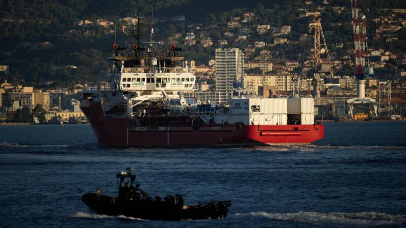 Ratowali migrantów z morza. Ostrzelano ich „bez żadnego ostrzeżenia”