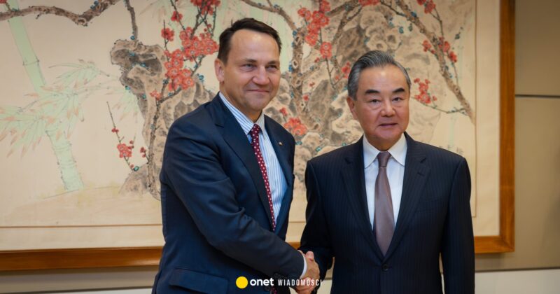 Spotkanie Radosława Sikorskiego z szefem dyplomacji Chin bez oświadczeń. „Na życzenie”