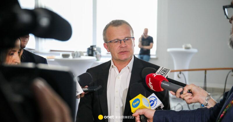 „Trzeba obciąć świadczenia socjalne i wprowadzić podatek wojenny”. Ekspert nie ma złudzeń