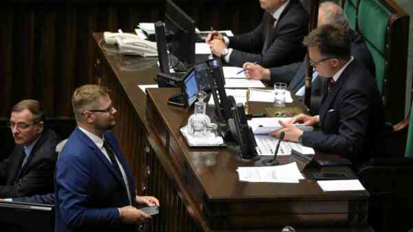 Sejm ledwo wznowił obrady i od razu awantura. „Od świń się nie wyzywamy!”