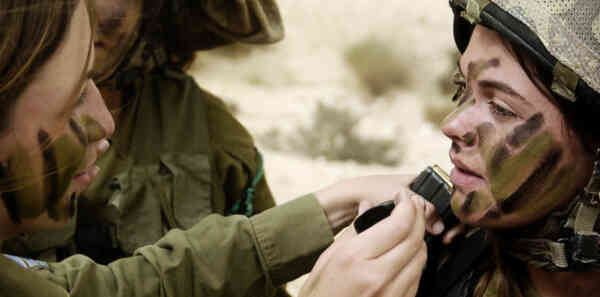 Все больше женщин в форме. Сколько женщин служит в польской армии?