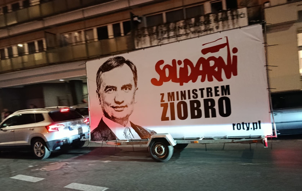 Billboardy z hasłem „Solidarni z ministrem Ziobro” w stolicy