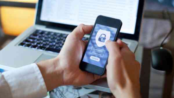 Dane polskich firm będą podane jak na tacy dla hakerów. KSeF to „tykająca bomba”