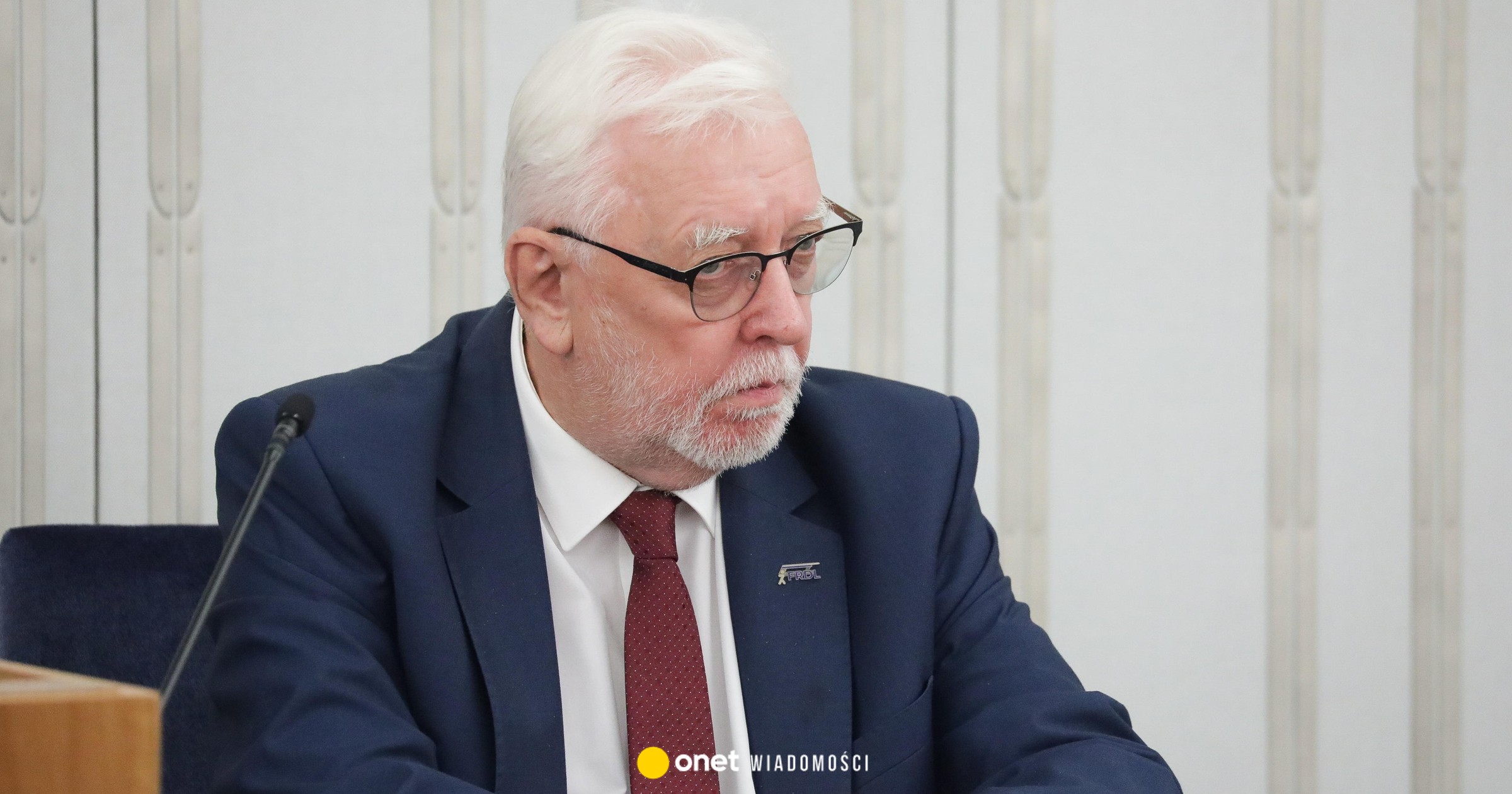 Бывший президент ТК предостерегает против президента. "Еще один шаг в захвате власти".