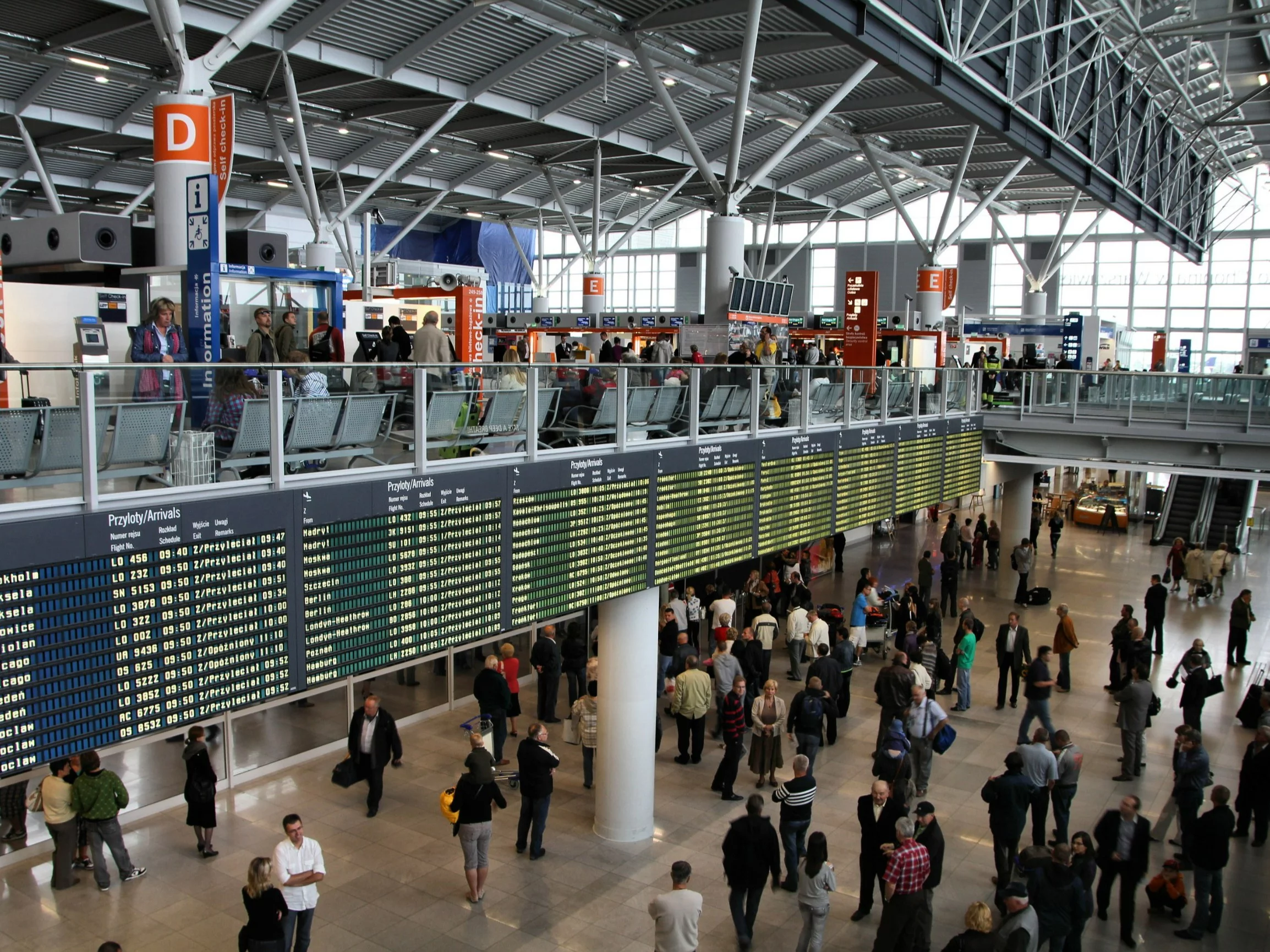 Zawrzało po kontroli na Lotnisku Chopina. MSWiA odpowiada na zarzuty