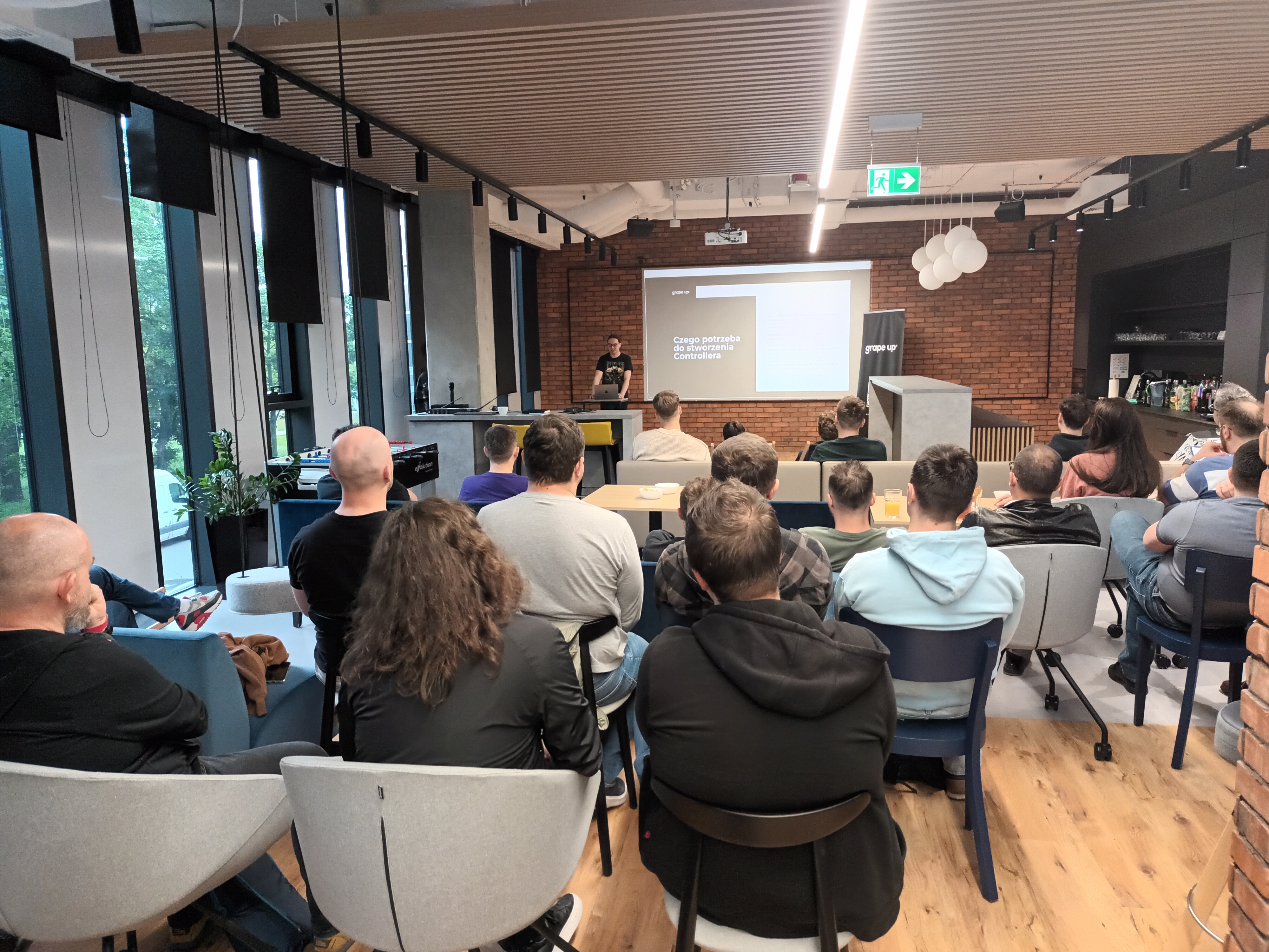 Poznaj MLOps i FinOps w AWS we Wrocławiu!