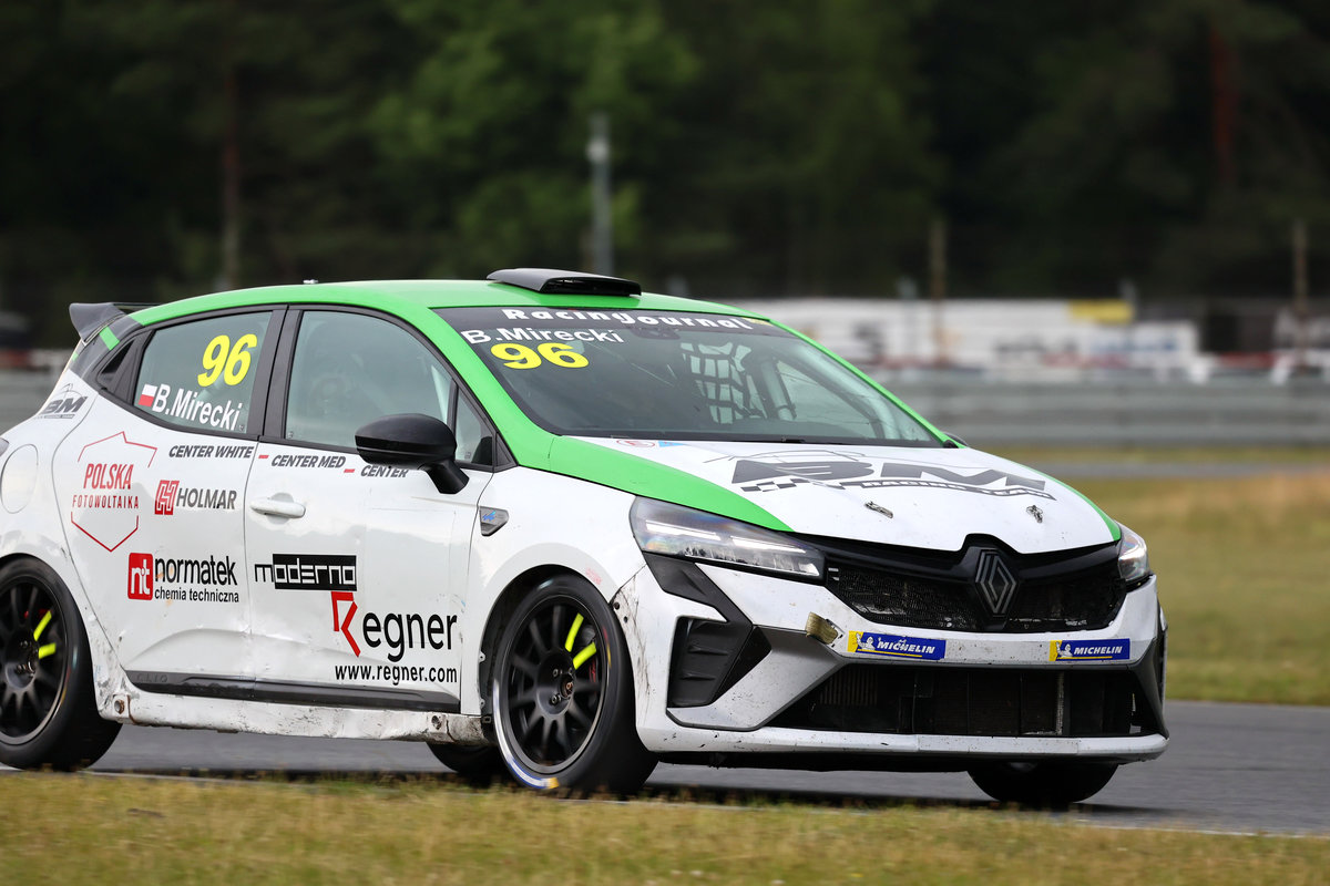 Polska dominacja w kwalifikacjach Clio Cup Bohemia