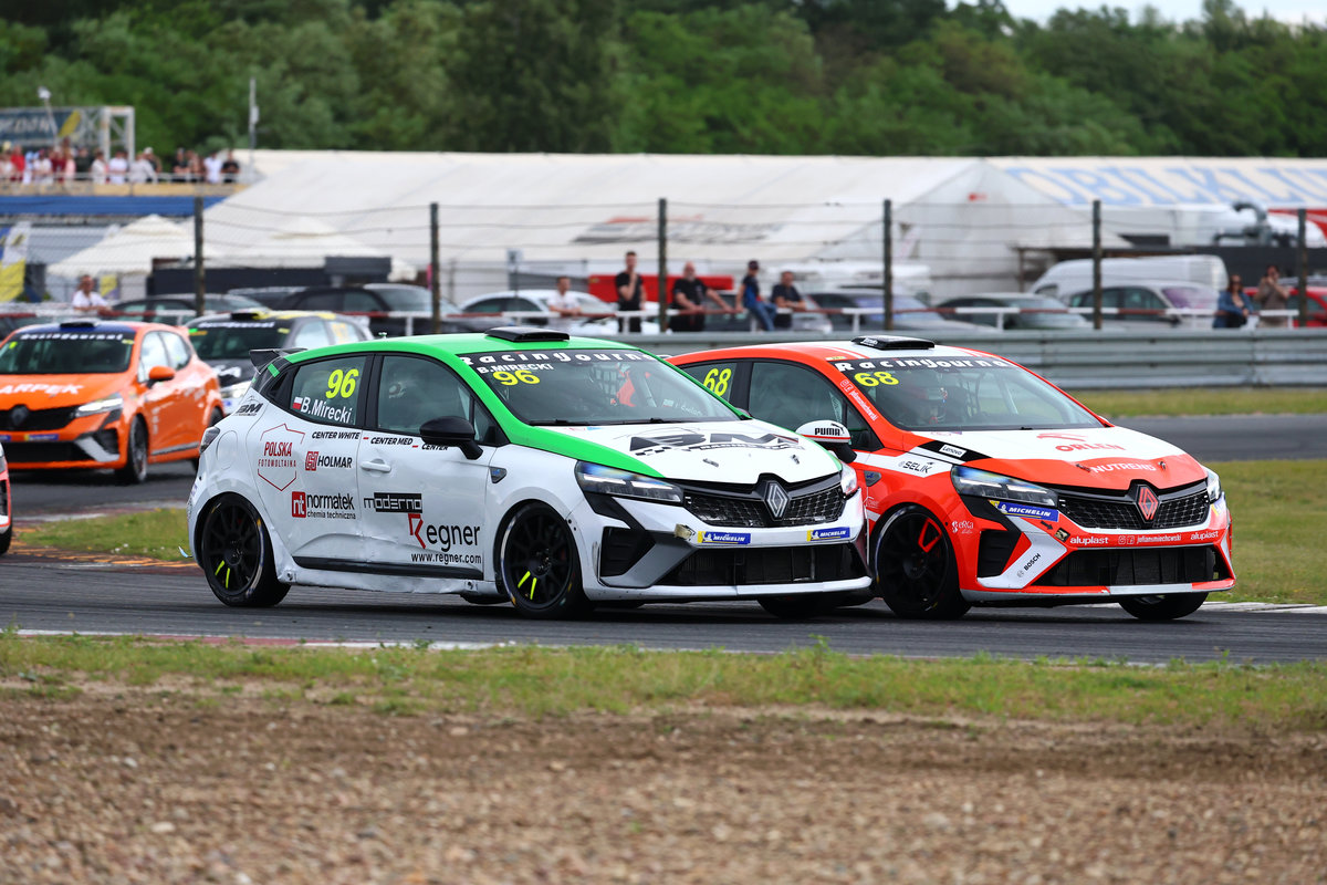 Polski dublet w skróconym wyścigu Clio Cup Bohemia