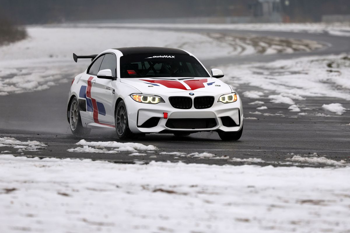 Kolejne testy Automax F22 na Torze Poznań