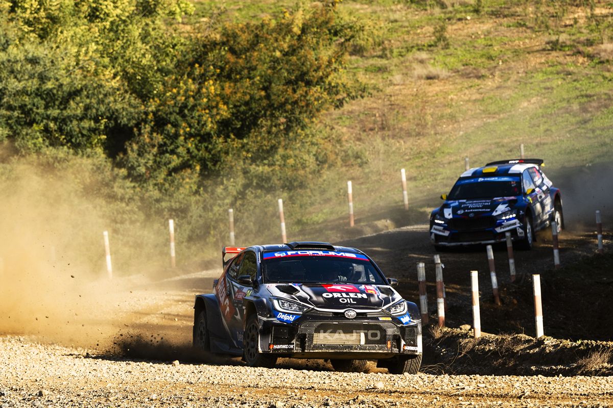 Pech na finiszu odbiera podium – Kajetanowicz i Szczepaniak po sobotnim etapie Rajdu Chile
