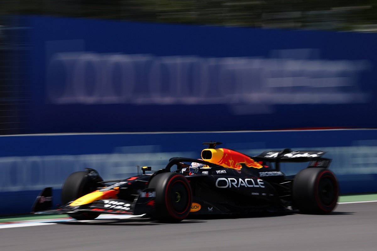 Verstappen przed dwójką Williamsów w FP1. Leclerc rozbija swoje Ferrari