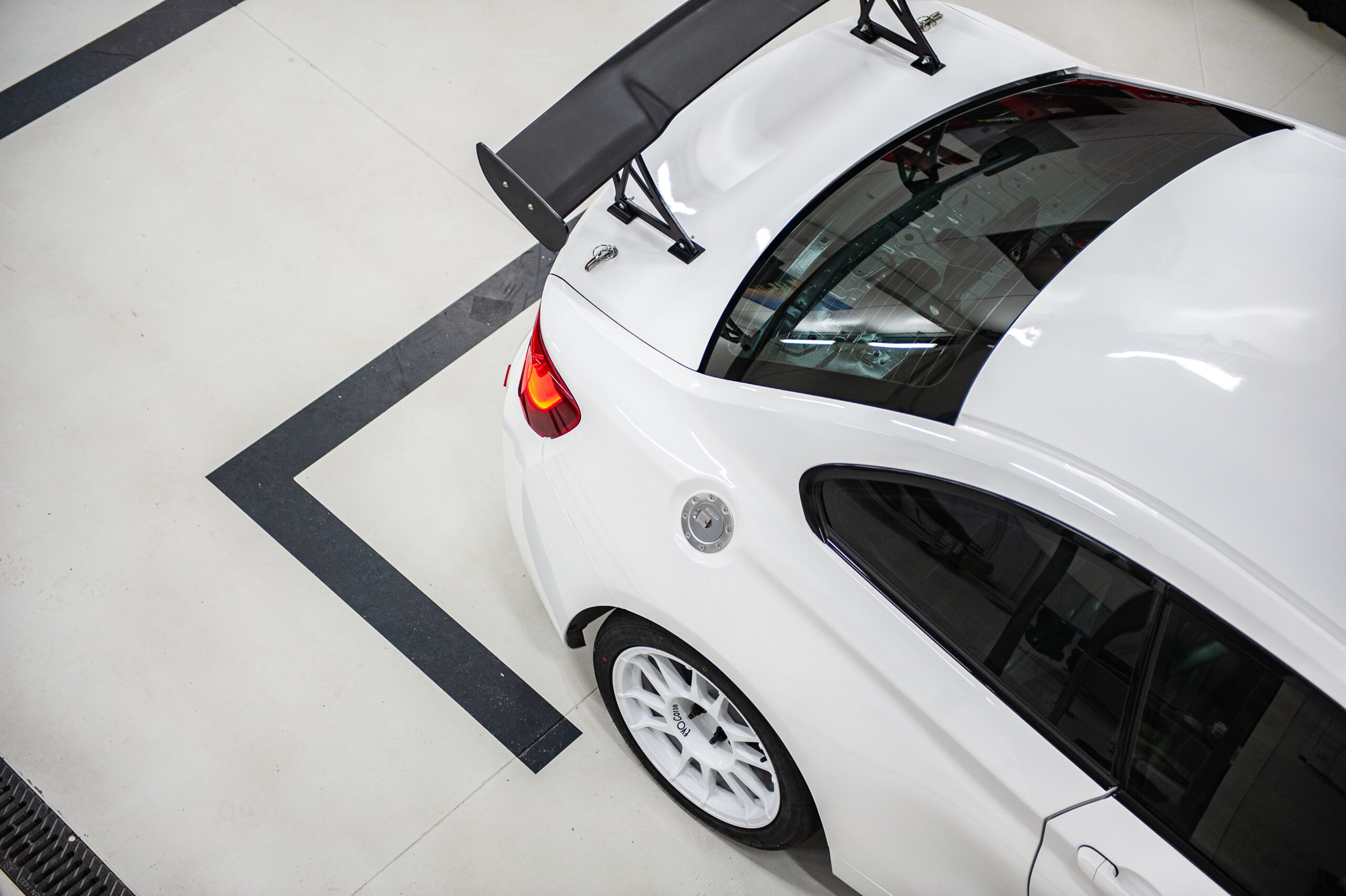 Połączenie dwóch „światów” w jednej klasie – wyścigi i rallycross w jednym aucie