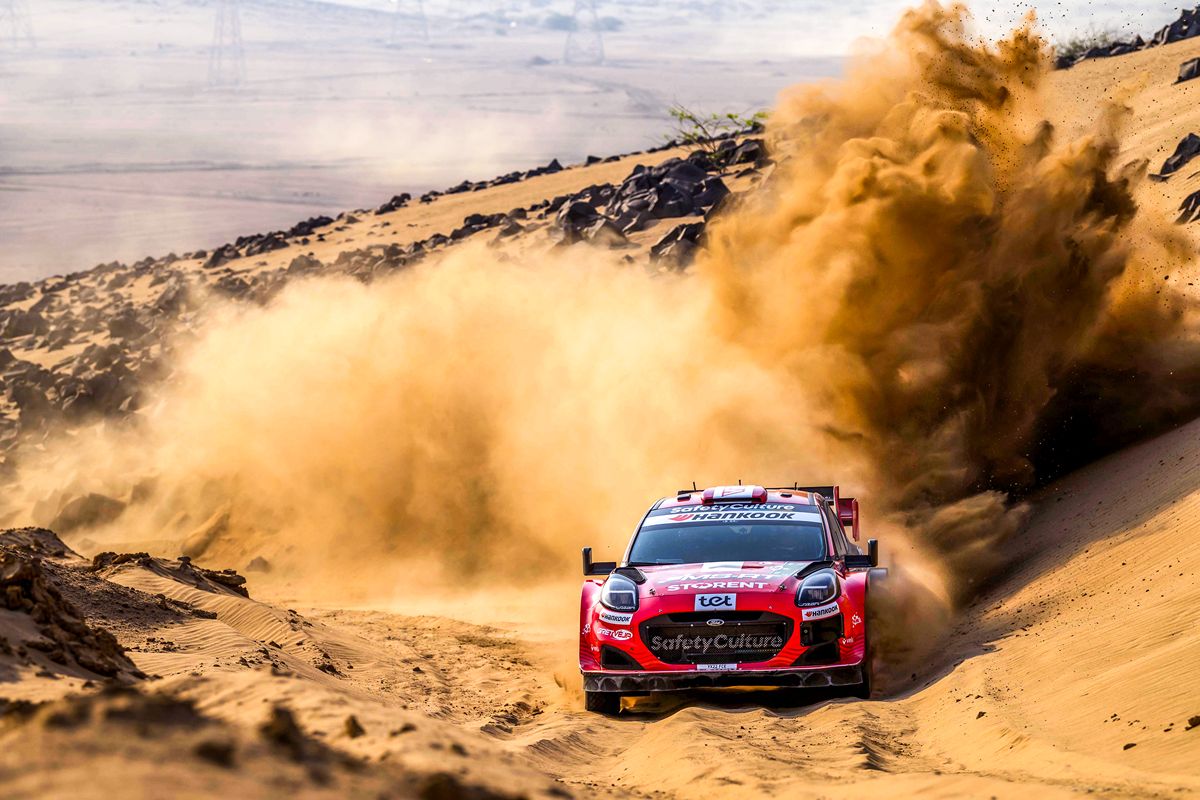 Sesks prowadzi po pierwszej pętli. Faworyci do tytułu w ogromnych tarapatach