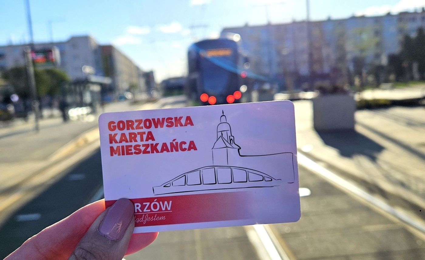 Gorzowska Karta Mieszkańca w aplikacji? Najpierw i tak trzeba złożyć papierowy wniosek