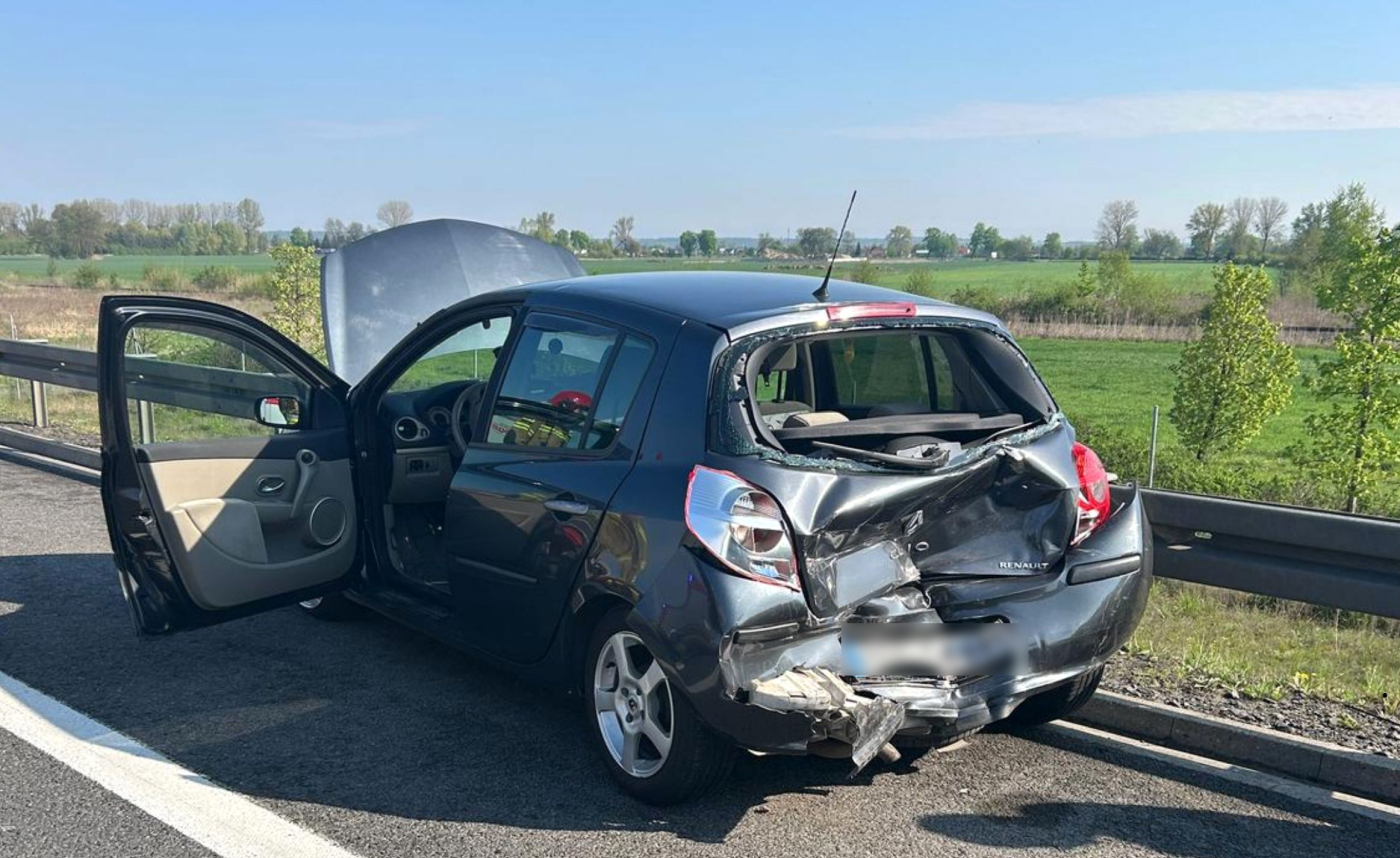 Wypadek na S3 koło Gorzowa. Nissan wjechał w tył renault