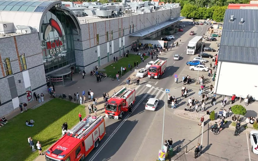 Ewakuacja Nova Park. Doszło do pożaru skrzynki elektrycznej