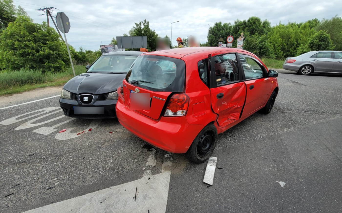 Wypadek na wyjeździe z Gorzowa. Zderzenie chevroleta, seata i volvo