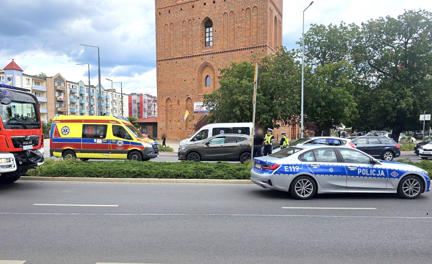 Kierowca forda zasłabł za kierownicą. Uderzył w tył nissana