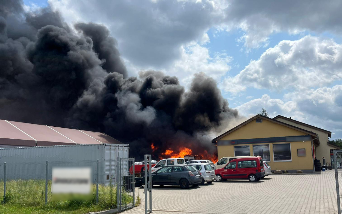 Potężny pożar w Gorzowie. Płonie zakład wymiany opon