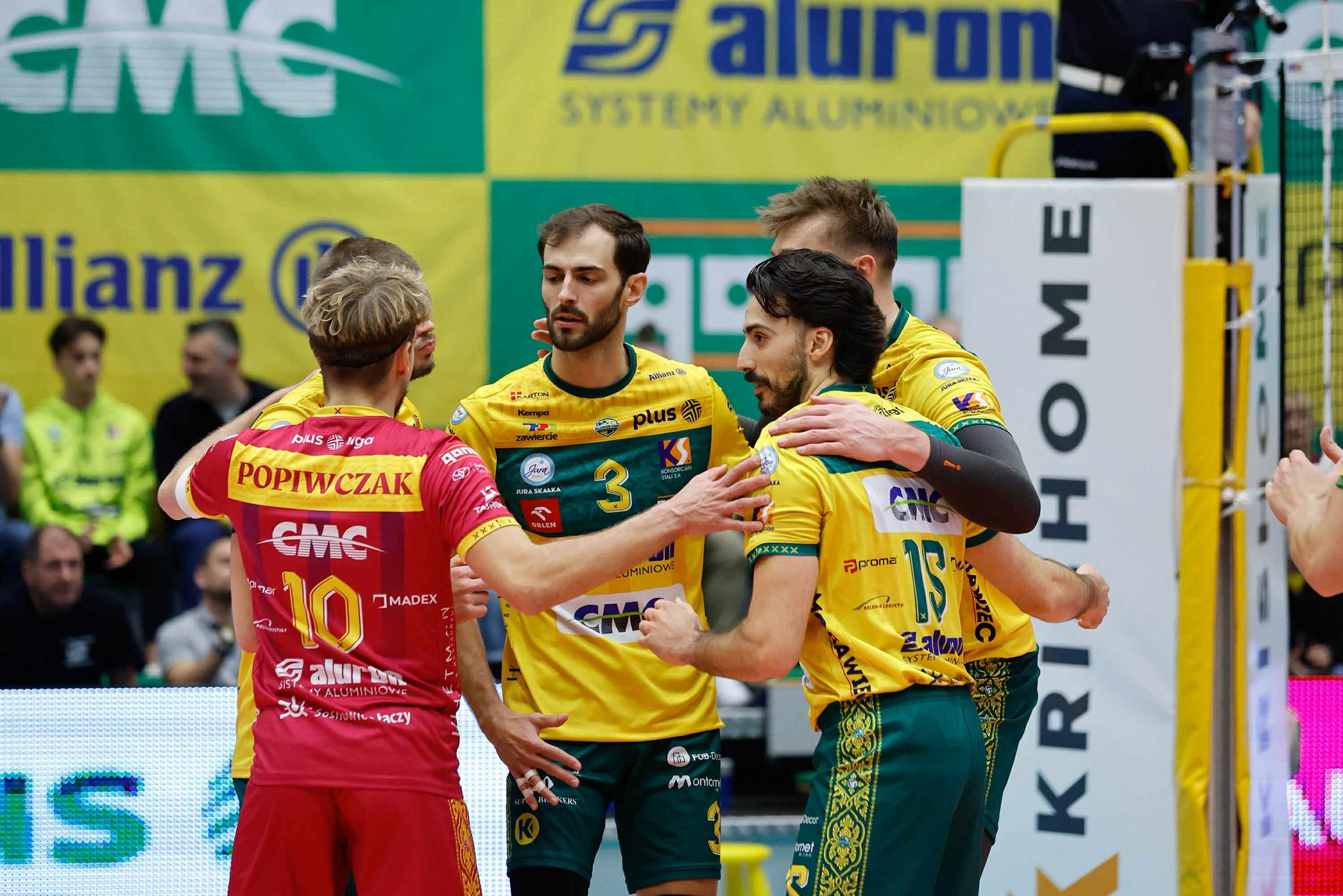 Aluron CMC Warta Zawiercie liderem — pewne 3:0 nad InPost CHKS Chełm na własnym parkiecie