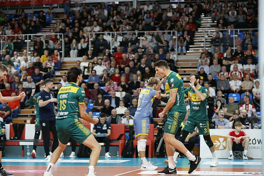 Aluron CMC Warta Zawiercie górą w Rzeszowie! Resovia rozbita na swoim terenie