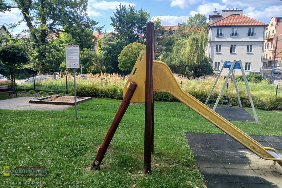 Parking kosztem placu zabaw? Władze Bochni szukają rozwiązania