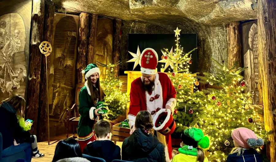 🔸 Firmowe Mikołajki: Niezapomniana przygoda 250 m pod ziemią!