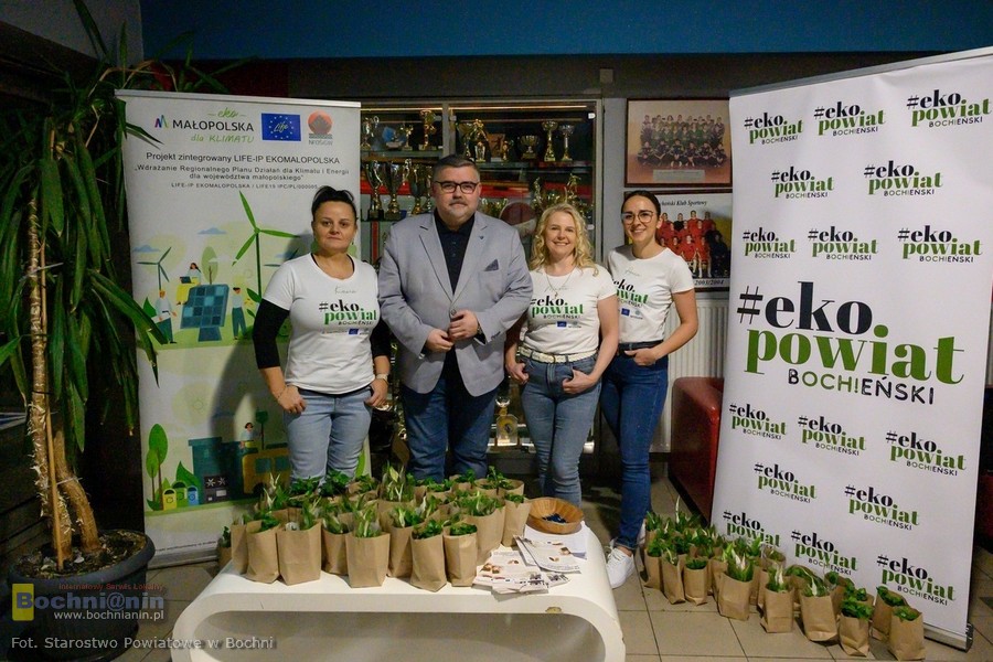 Powiat Bocheński promował czyste powietrze podczas meczu futsalu – ZDJĘCIA