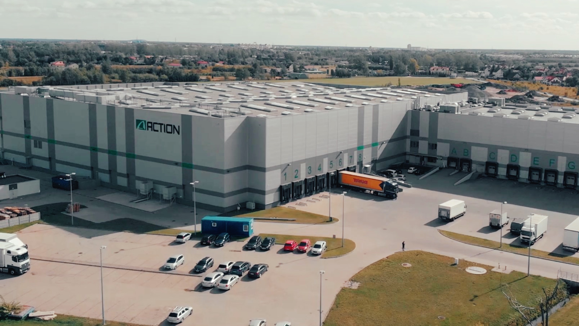 Stabilne wyniki, strategiczne decyzje. Action rośnie mimo presji kosztowej